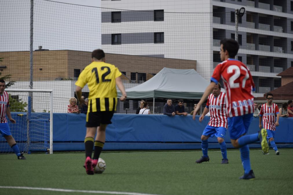 Real Federación de Fútbol del Principado de Asturias-Real Oviedo Genuine y  Urraca 'Somos Capaces' se llevan los títulos